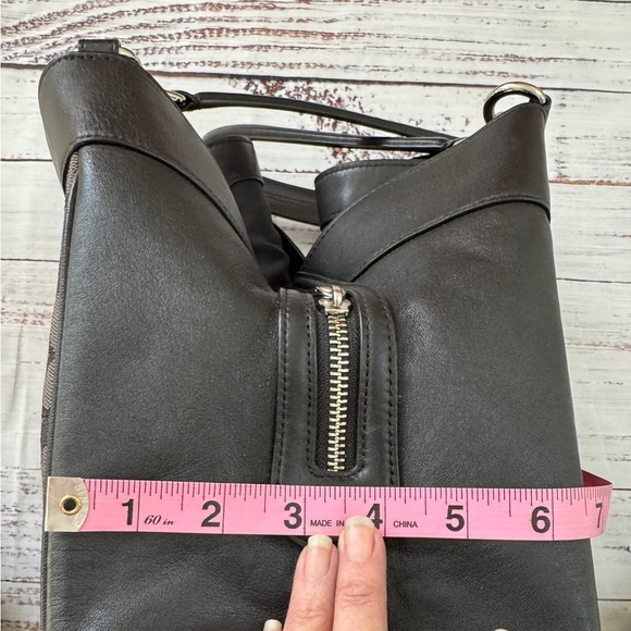 COACH  TOTE F27579 /HAND BAG EUC Black Leather and Canvas. - Picture 7 of 15